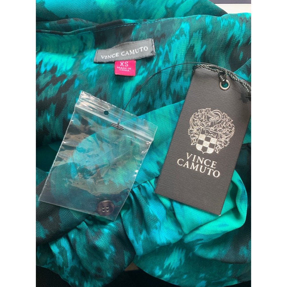VINCE CAMUTO Boho Blouse Blue Print Dolman Sleeves NWT Size XS New with Tags - Picture 9 of 10